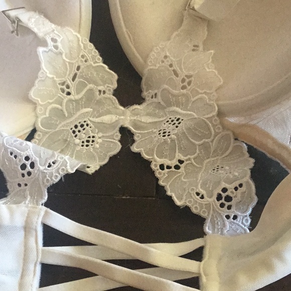38DD White Front Closure Bra 4 items for $20❤️ - Picture 5 of 8